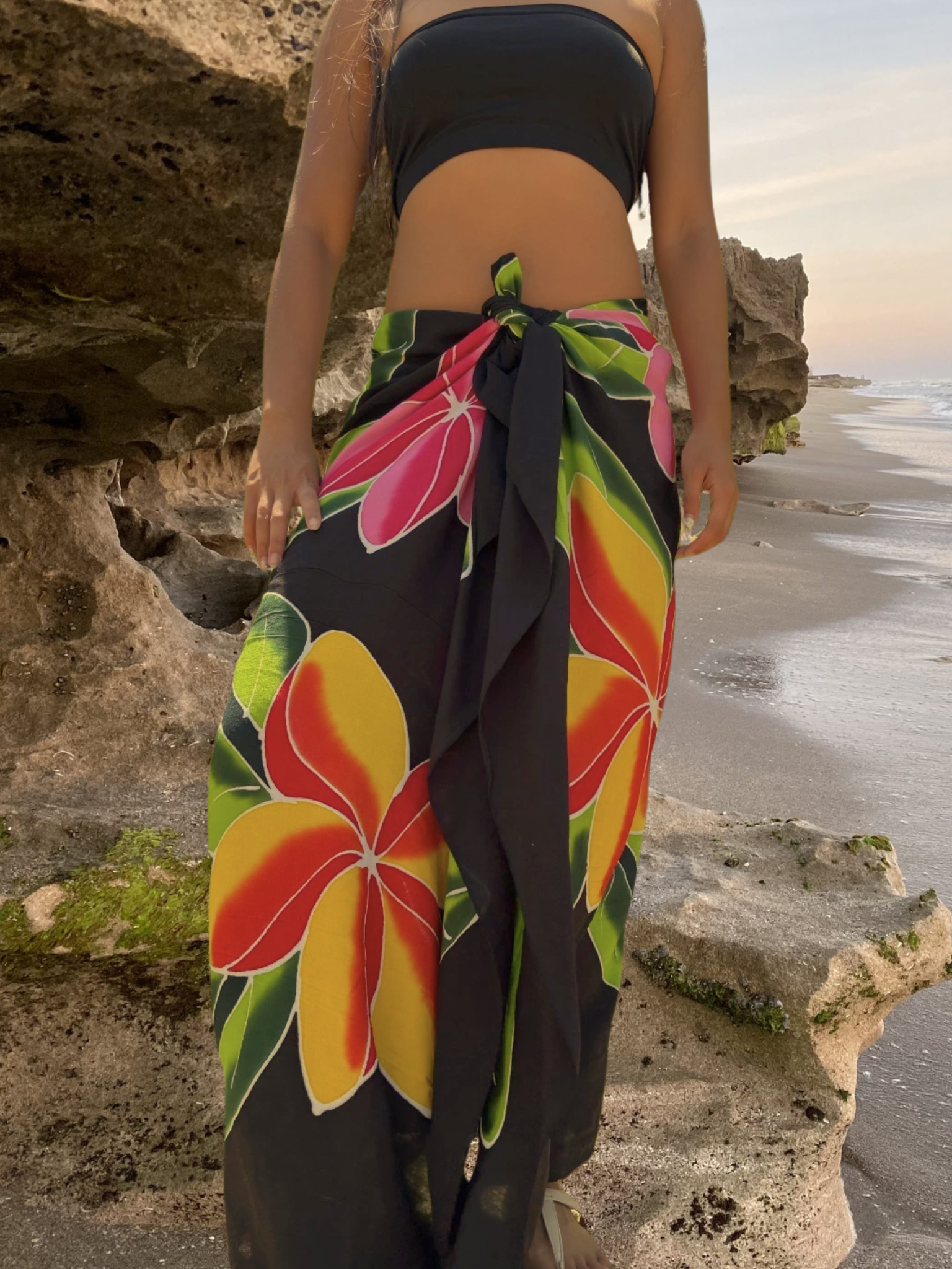 Haukea Sarong Pareo - Black