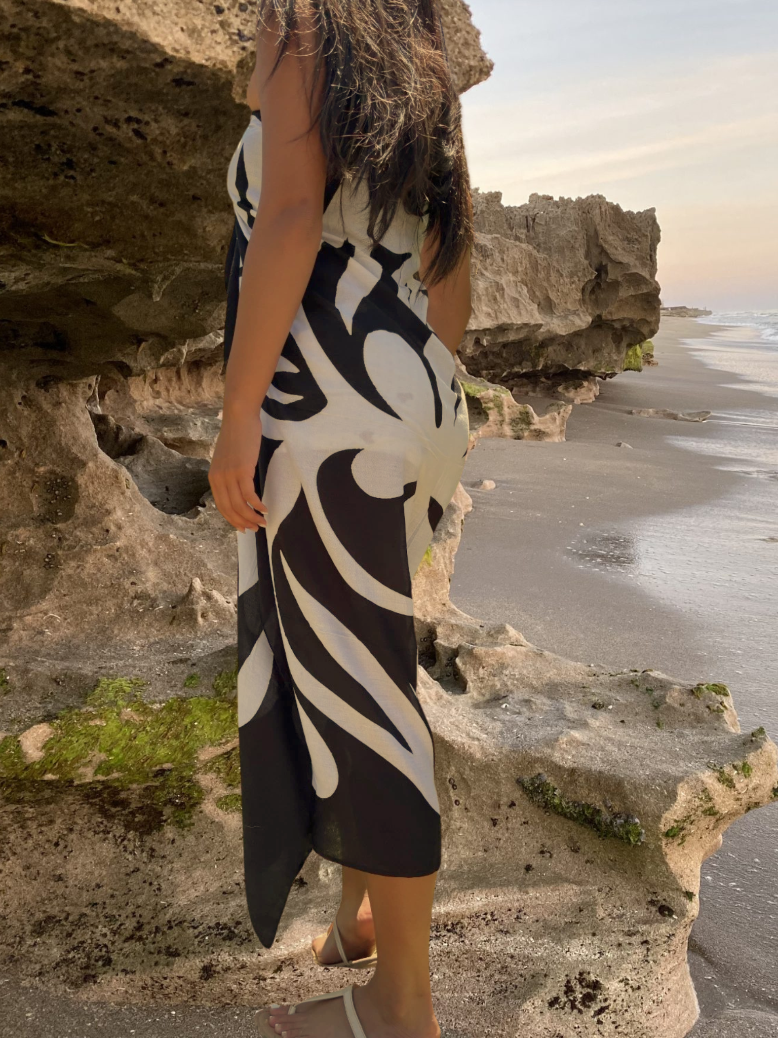 Kiana Sarong Pareo - Black