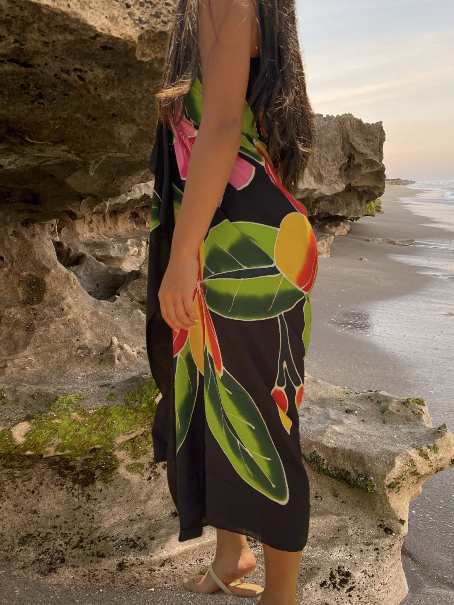 Haukea Sarong Pareo - Black