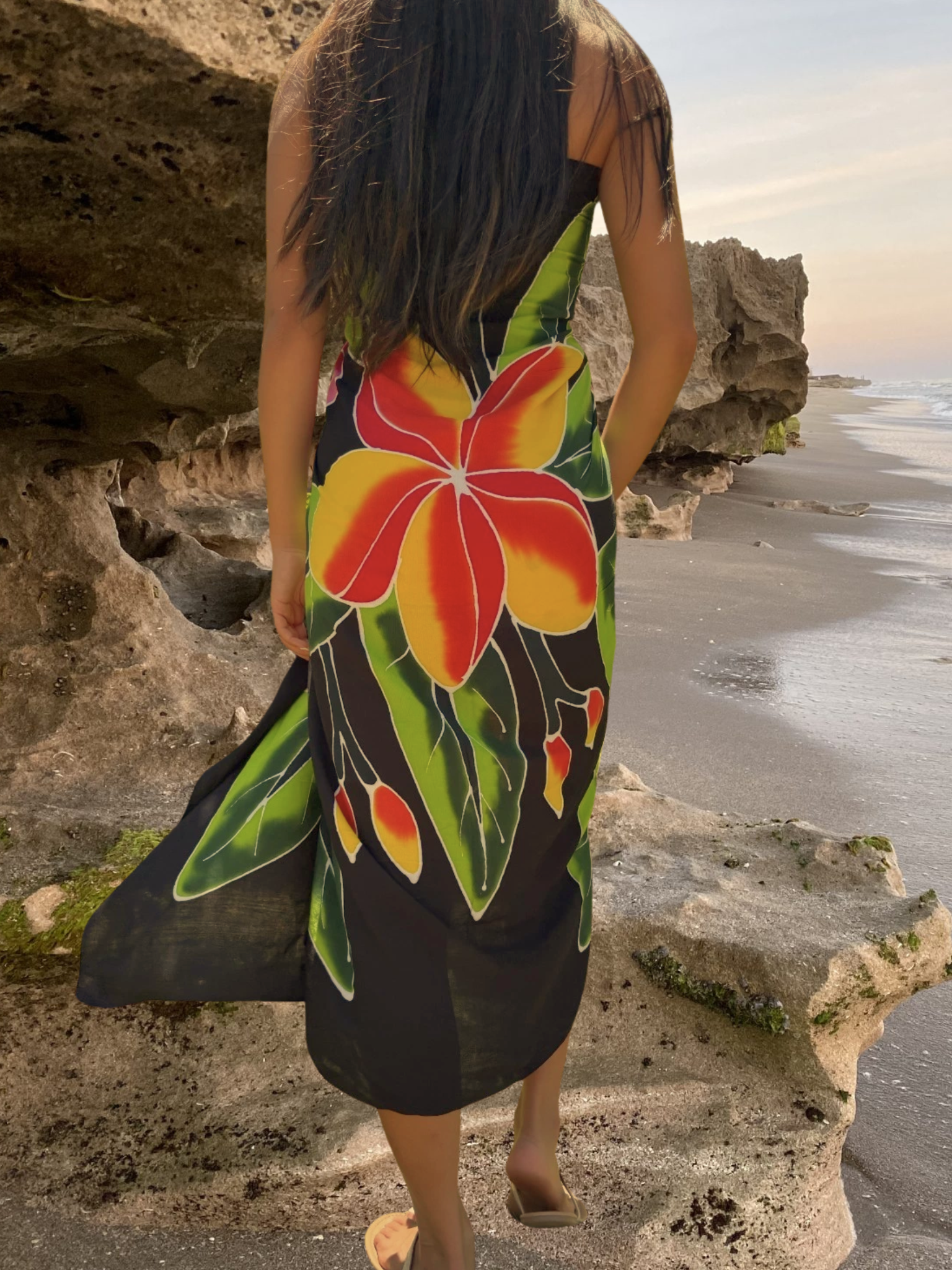 Haukea Sarong Pareo - Black