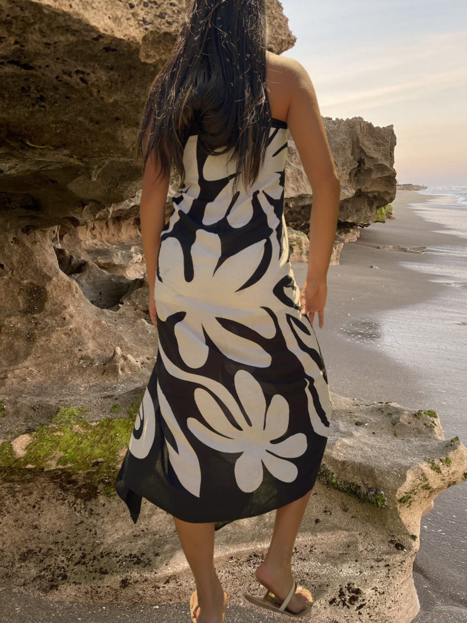 Kiana Sarong Pareo - Black