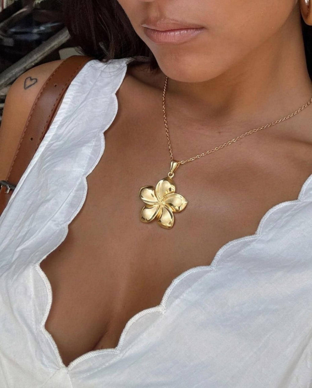 Hawaiian Heirloom 14K Solid Yellow Gold Plumeria Flower Pendant Necklace Jewelry