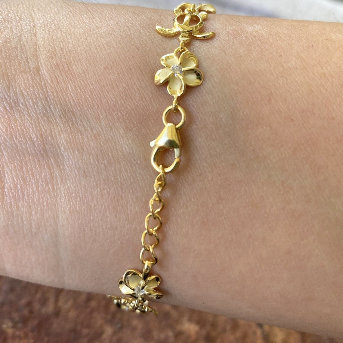 Plumeria Honu Bracelet - Gold