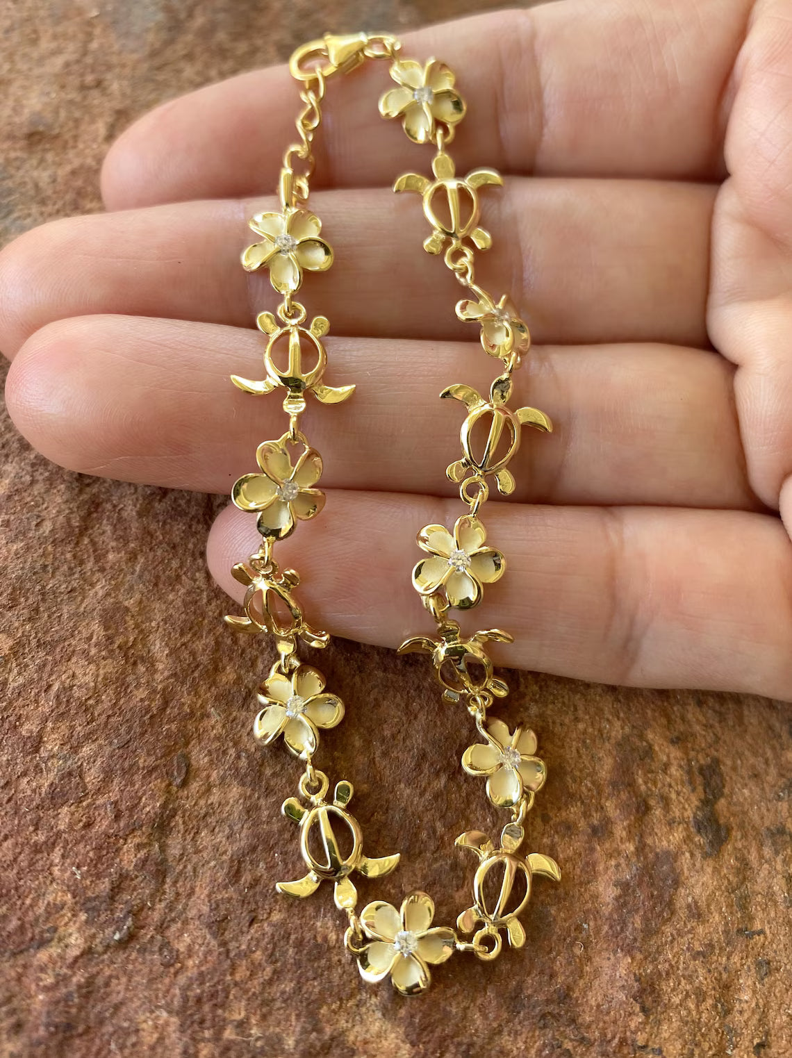 Plumeria Honu Bracelet - Gold