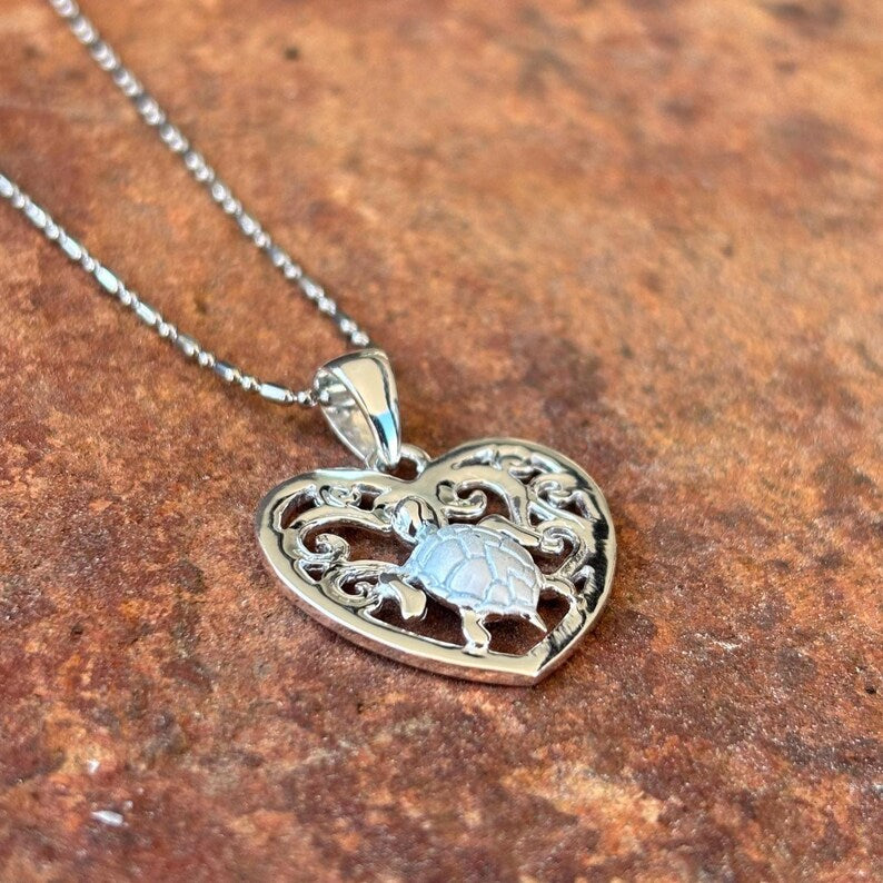 Heart w/ Honu Pendant - Silver