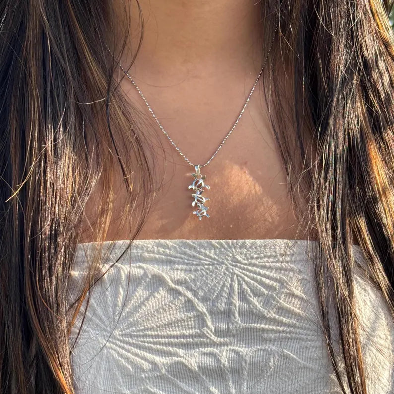 Three Dangly Honu Pendant - Silver