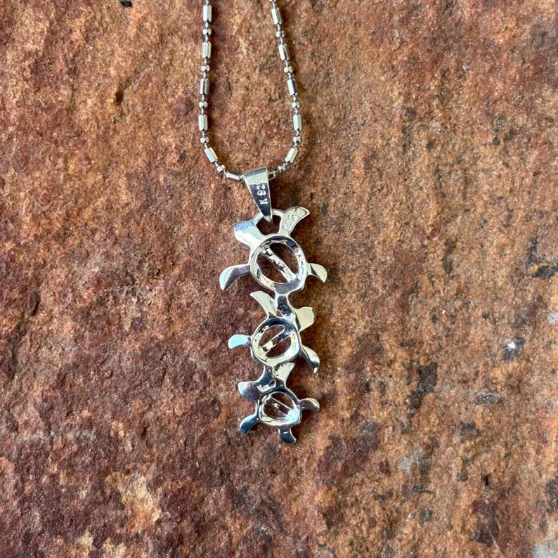 Three Dangly Honu Pendant - Silver