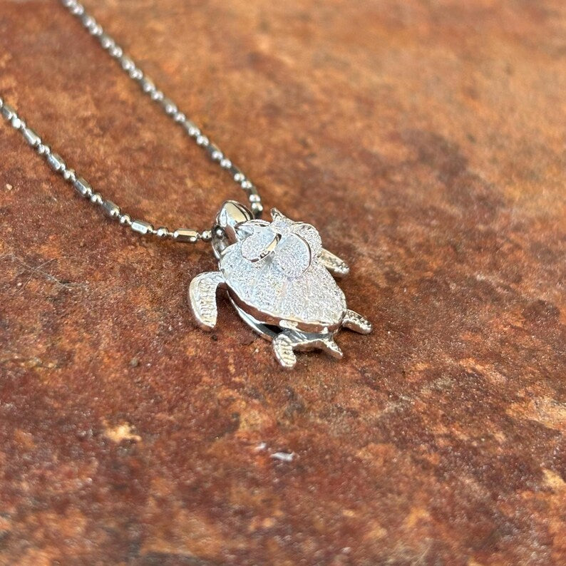 Honu Plumeria Pendant - Silver