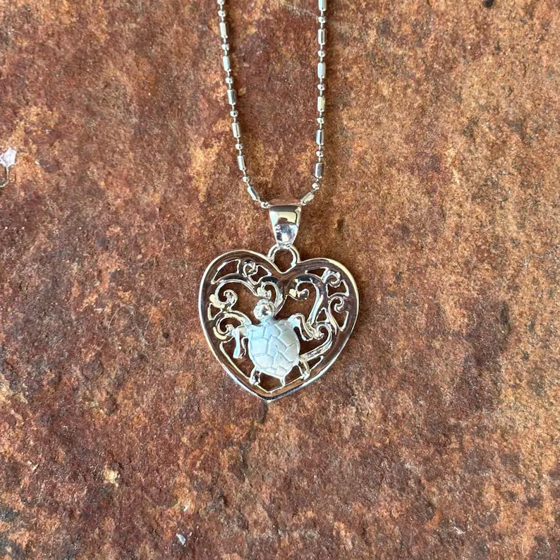 Heart w/ Honu Pendant - Silver