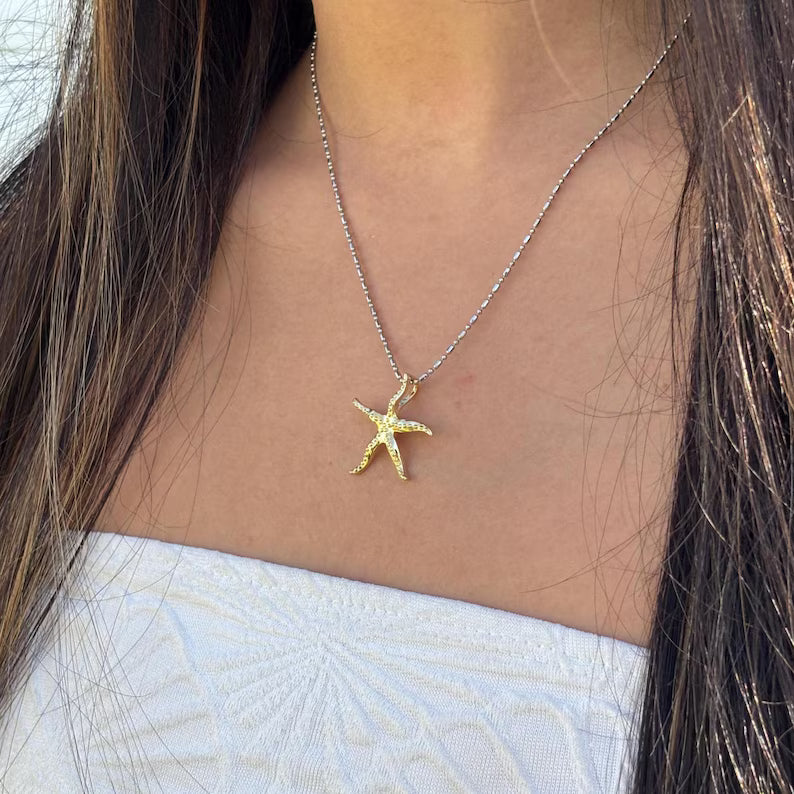 Star Fish Pendant - Gold