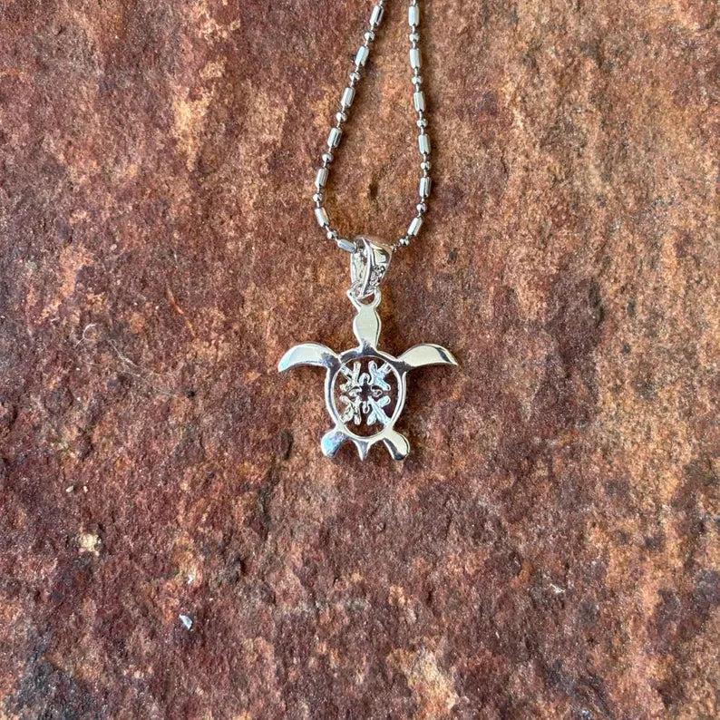 Two Tone Honu Pendant - Silver & Gold