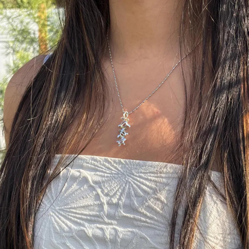 Three Dangly Honu Pendant - Silver