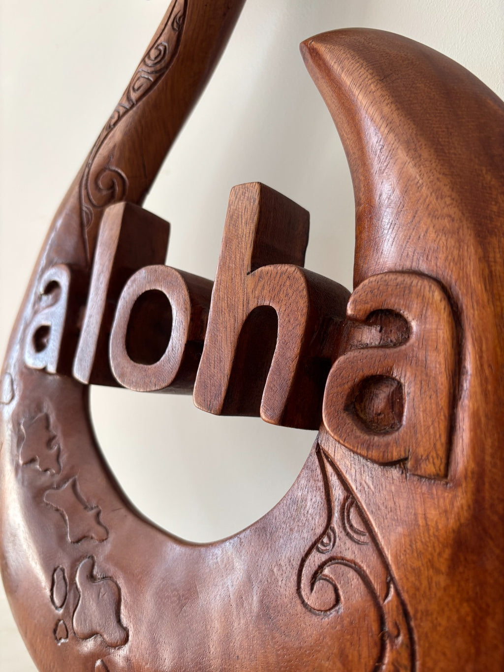ALOHA Wood Premium Fish Hook - Brown