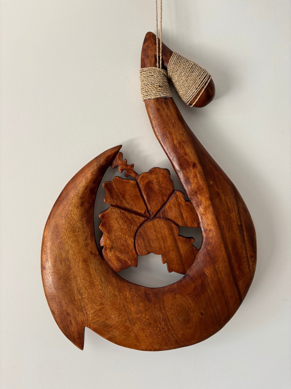 Hibiscus Wood Premium Fish Hook - Brown