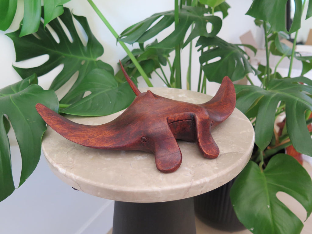 Manta Ray Statue