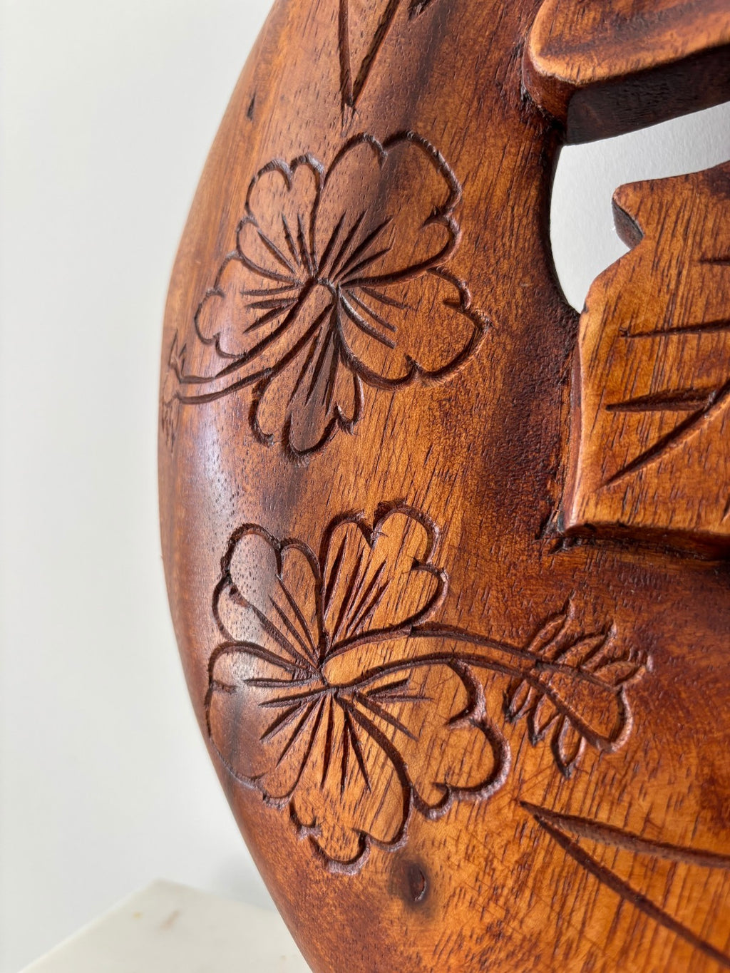 Hibiscus Wood Premium Fish Hook - Brown