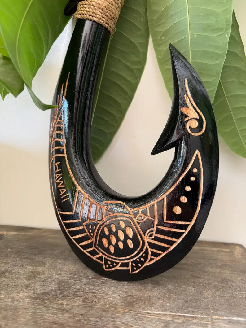 HAWAII Honu Engraved Wooden Fish Hook - Black