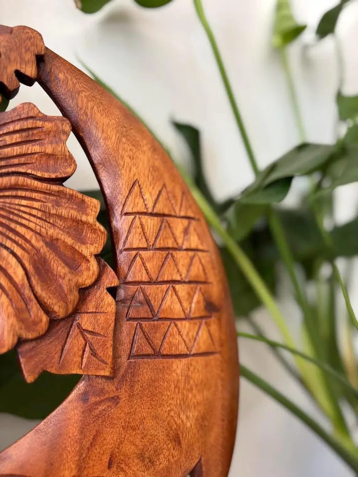 Hibiscus Wood Premium Fish Hook - Brown