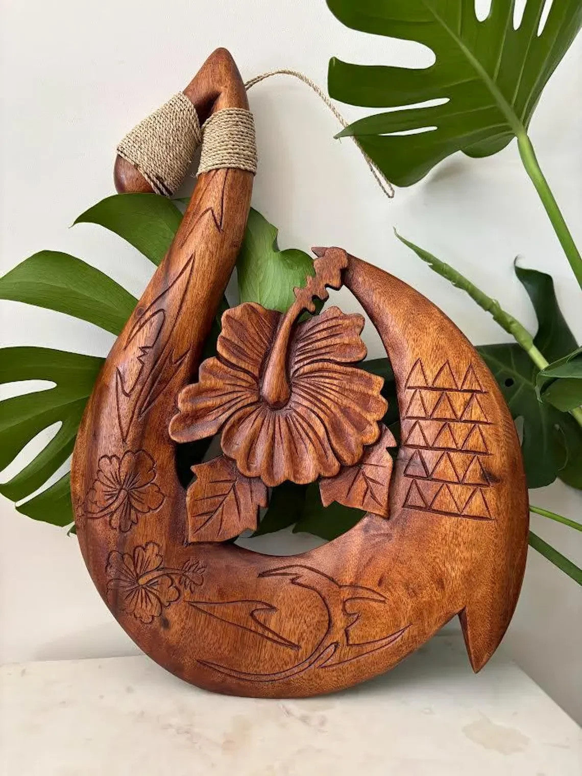 Hibiscus Wood Premium Fish Hook - Brown