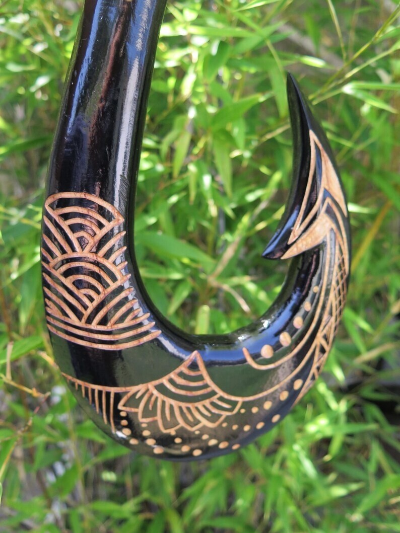 HAWAII Engraved Wooden Fish Hook - Black