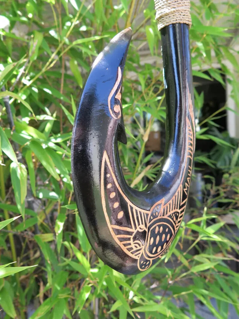 HAWAII Honu Engraved Wooden Fish Hook - Black