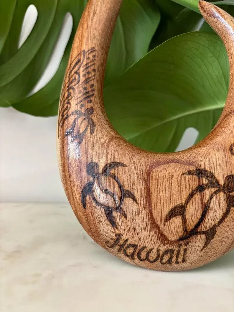 HAWAII Honu Engraved Wooden Fish Hook - Brown
