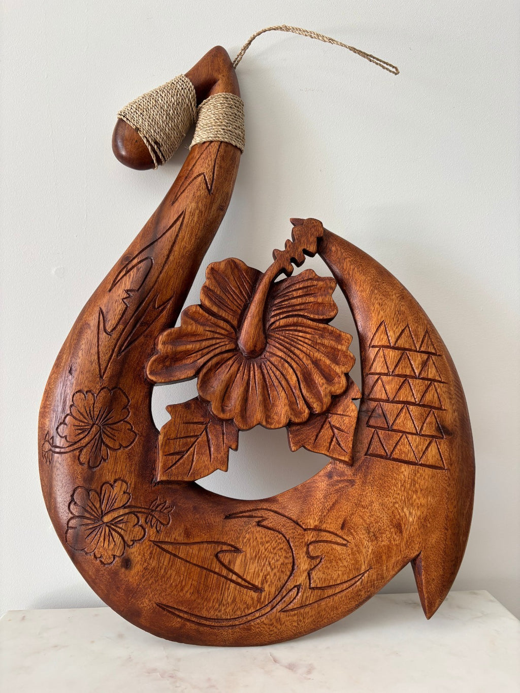 Hibiscus Wood Premium Fish Hook - Brown