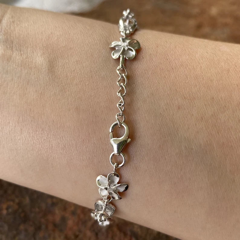 Plumeria Slipper Lei Bracelet - Silver